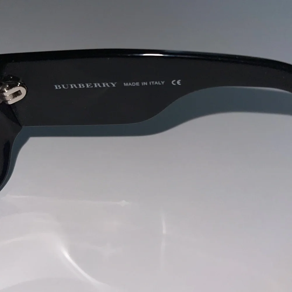 Burberry 4035 Black Sunglasses with Burberry Placard On Temples - Picture 6 of 7